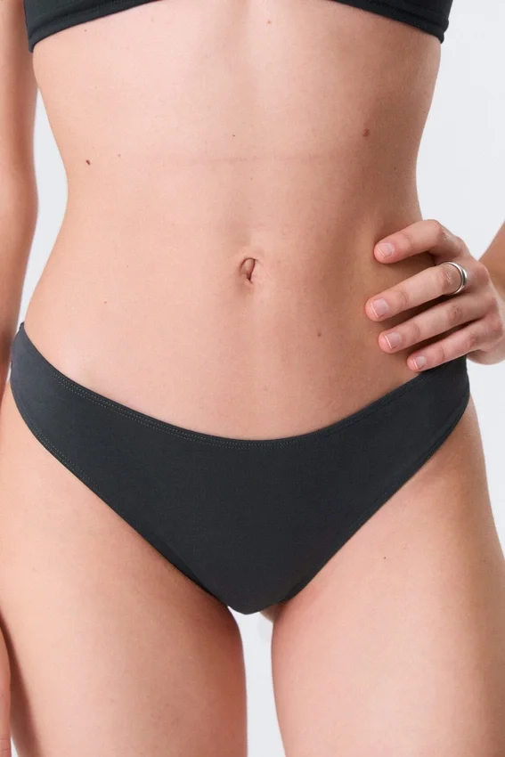 2er-Pack brasilianische Slips mit mittlerer Leibhöhe – Schwarz 2er-Pack brasilianische Slips mit mittlerer Leibhöhe – Schwarz