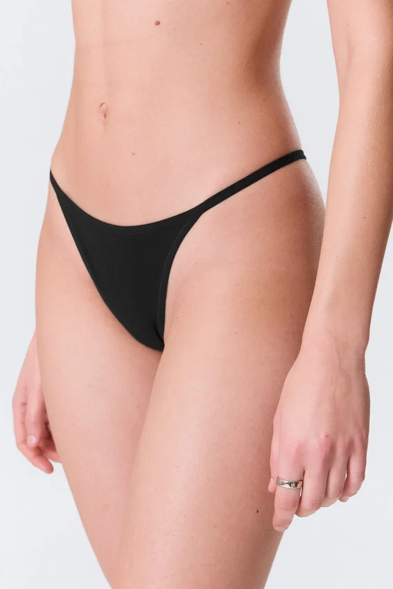 3er-Pack weiche Baumwoll-Tangas – Schwarz/Schwarz/Weiß 3er-Pack weiche Baumwoll-Tangas – Schwarz/Schwarz/Weiß