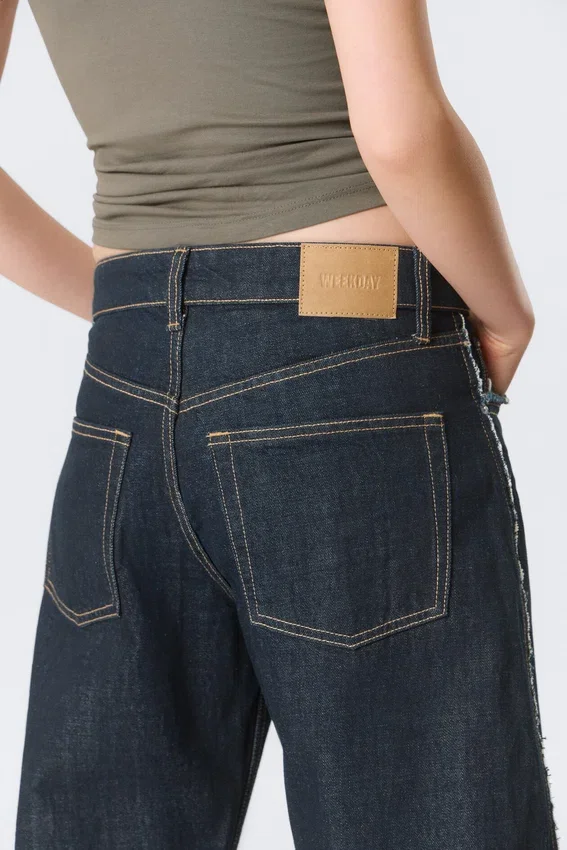 Abell Mid Rise Regular Barrel Jeans – Blue Rinse – Dunkelblau Abell Mid Rise Regular Barrel Jeans – Blue Rinse – Dunkelblau