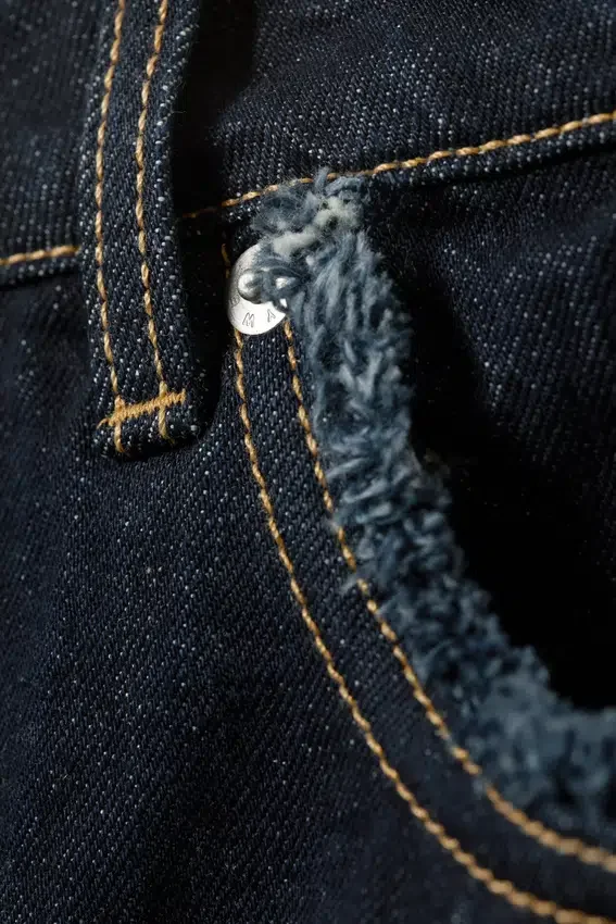 Abell Mid Rise Regular Barrel Jeans – Blue Rinse – Dunkelblau Abell Mid Rise Regular Barrel Jeans – Blue Rinse – Dunkelblau