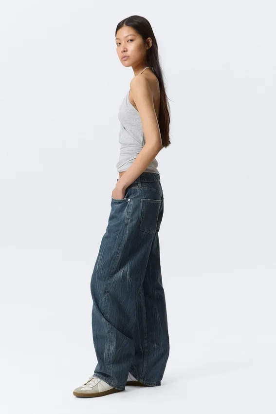 Abell Mid Rise Regular Barrel Jeans – Gnarly Blue – Mittelblau Abell Mid Rise Regular Barrel Jeans – Gnarly Blue – Mittelblau