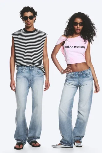 Anti Unisex-Jeans mit niedriger Taille, geradem Schnitt und normaler Passform – Blue Moon – Hellblau | Cheap Monday GB
