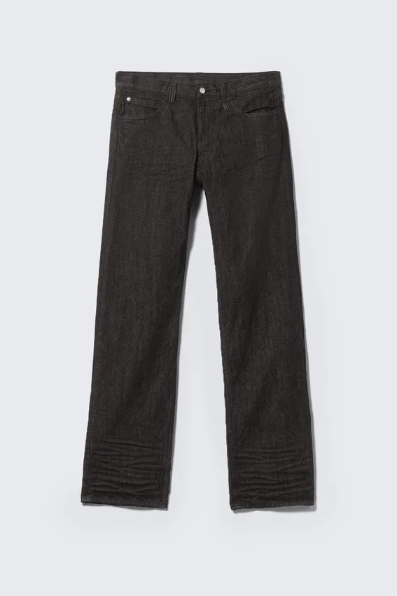 Anti Unisex-Jeans mit niedriger Taille, geradem Schnitt und normaler Passform – Extra Black Rinse | Cheap Monday GB Anti Unisex-Jeans mit niedriger Taille, geradem Schnitt und normaler Passform – Extra Black Rinse | Cheap Monday GB