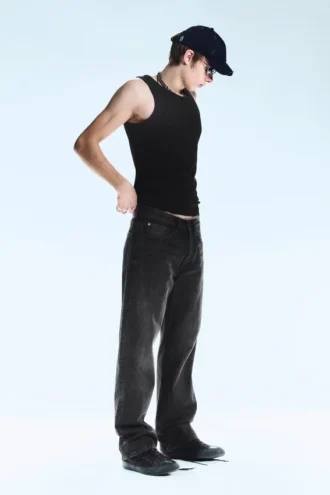 Anti Unisex-Jeans mit niedriger Taille, geradem Schnitt und normaler Passform – Washed Black | Cheap Monday GB