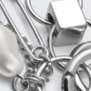 Asymmetrische Perlen-Creolen – Silber Asymmetrische Perlen-Creolen – Silber