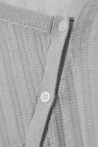 Asymmetrische Strickjacke aus Leinenmischung – Hellgrau