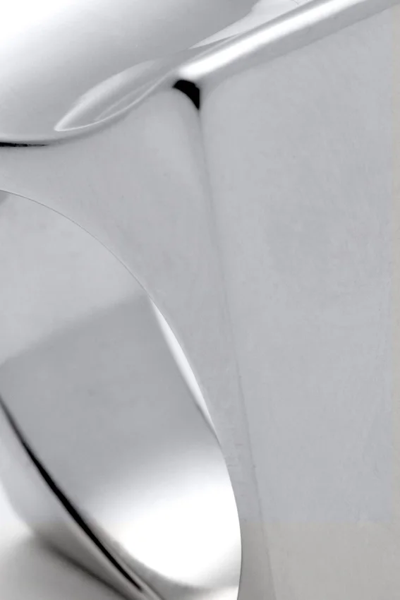 Asymmetrischer Ring aus Edelstahl – Silber Asymmetrischer Ring aus Edelstahl – Silber