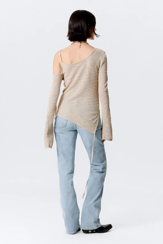 Asymmetrischer Strickpullover mit Bindeband an der Schulter – Hellbraun Asymmetrischer Strickpullover mit Bindeband an der Schulter – Hellbraun