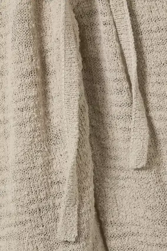 Asymmetrischer Strickpullover mit Bindeband an der Schulter – Hellbraun Asymmetrischer Strickpullover mit Bindeband an der Schulter – Hellbraun