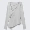 Asymmetrisches Langarmshirt mit gekreuztem Rücken – Hellgrau Asymmetrisches Langarmshirt mit gekreuztem Rücken – Hellgrau