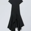 Asymmetrisches Midi-Kleid in gewaschener Optik – Schwarz Asymmetrisches Midi-Kleid in gewaschener Optik – Schwarz