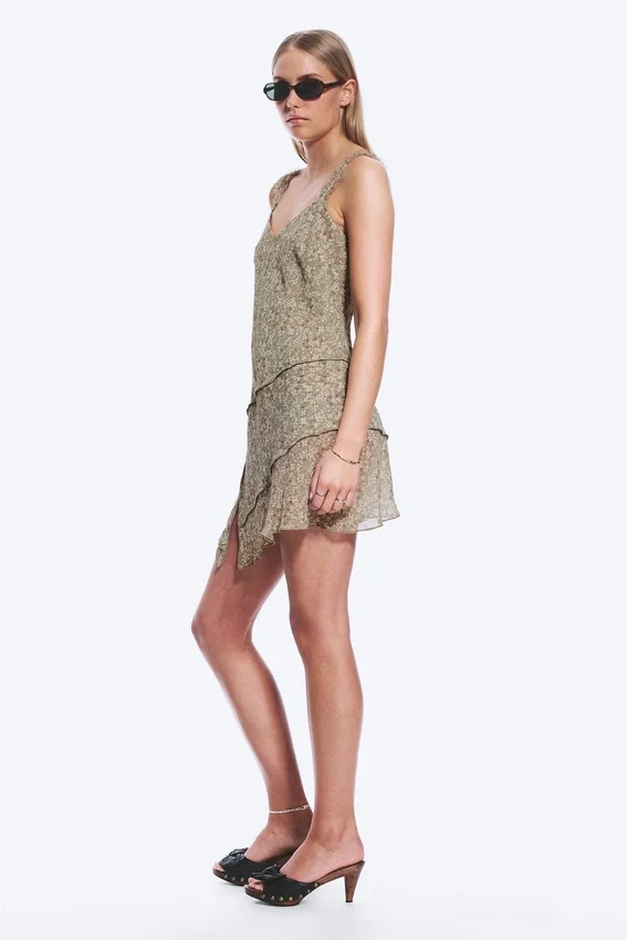Asymmetrisches Slip-Kleid – Staubiges Khaki-Grün – Blume Asymmetrisches Slip-Kleid – Staubiges Khaki-Grün – Blume