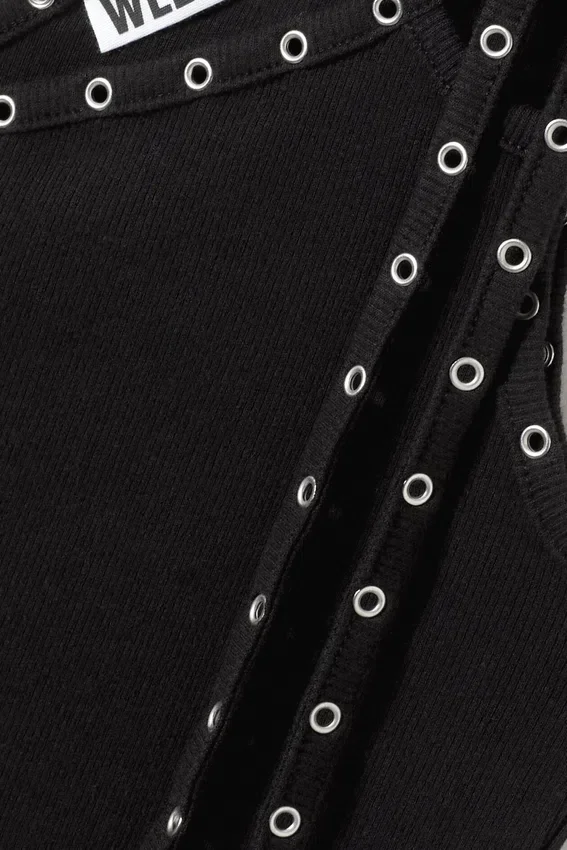 Asymmetrisches Tanktop mit Ösenverzierung – Schwarz Asymmetrisches Tanktop mit Ösenverzierung – Schwarz