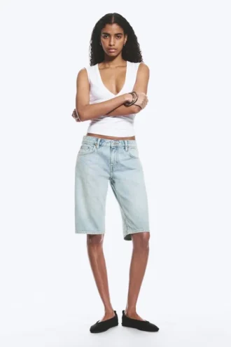 Atom Low-Rise-Jeansshorts in regulärer Länge – Dream Blue – Hellblau Atom Low-Rise-Jeansshorts in regulärer Länge – Dream Blue – Hellblau