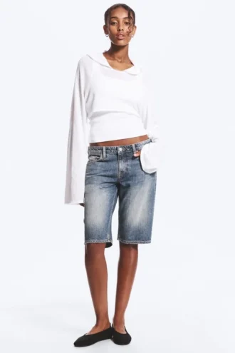 Atom Low-Rise-Jeansshorts in regulärer Länge – Redondo Blue – Mittelblau Atom Low-Rise-Jeansshorts in regulärer Länge – Redondo Blue – Mittelblau