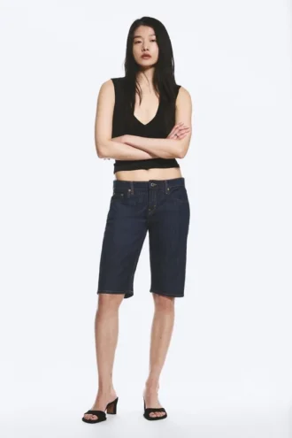 Atom Low Rise Regular Knee-Length Denim Shorts – Blue Rinse – Dunkelblau Atom Low Rise Regular Knee-Length Denim Shorts – Blue Rinse – Dunkelblau