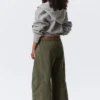 Baggy-Hose aus gewaschenem Canvas mit niedriger Leibhöhe – gewaschenes Dunkelkhaki Baggy-Hose aus gewaschenem Canvas mit niedriger Leibhöhe – gewaschenes Dunkelkhaki