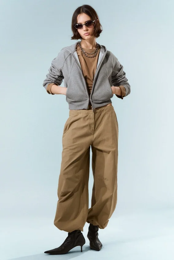 Baggy-Hose mit niedriger Leibhöhe aus Ripstop – Beige Baggy-Hose mit niedriger Leibhöhe aus Ripstop – Beige