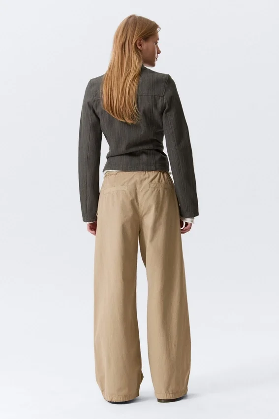 Baggy-Hose mit niedriger Leibhöhe aus Ripstop – Beige Baggy-Hose mit niedriger Leibhöhe aus Ripstop – Beige