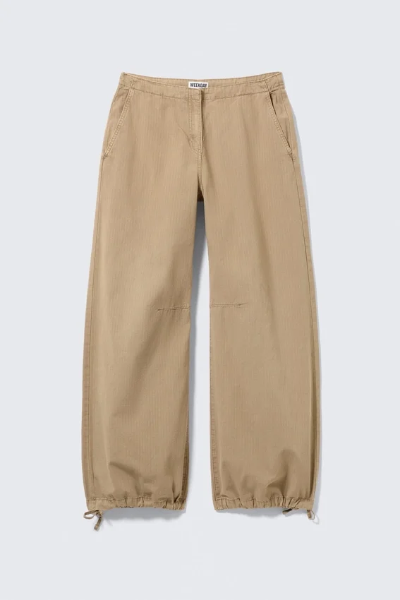 Baggy-Hose mit niedriger Leibhöhe aus Ripstop – Beige Baggy-Hose mit niedriger Leibhöhe aus Ripstop – Beige