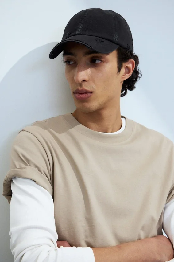 Baseballkappe aus Baumwoll-Canvas im Used-Look – kurz geschnitten, schwarz Baseballkappe aus Baumwoll-Canvas im Used-Look – kurz geschnitten, schwarz