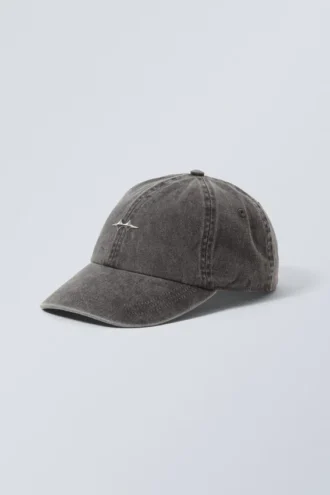 Baseballkappe mit Metalldetail – gewaschen, dunkelgrau
