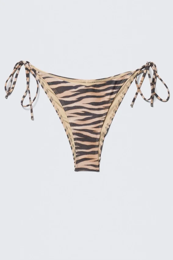 Bedruckte Bikinihose mit Trägern – Tigerstreifen Bedruckte Bikinihose mit Trägern – Tigerstreifen