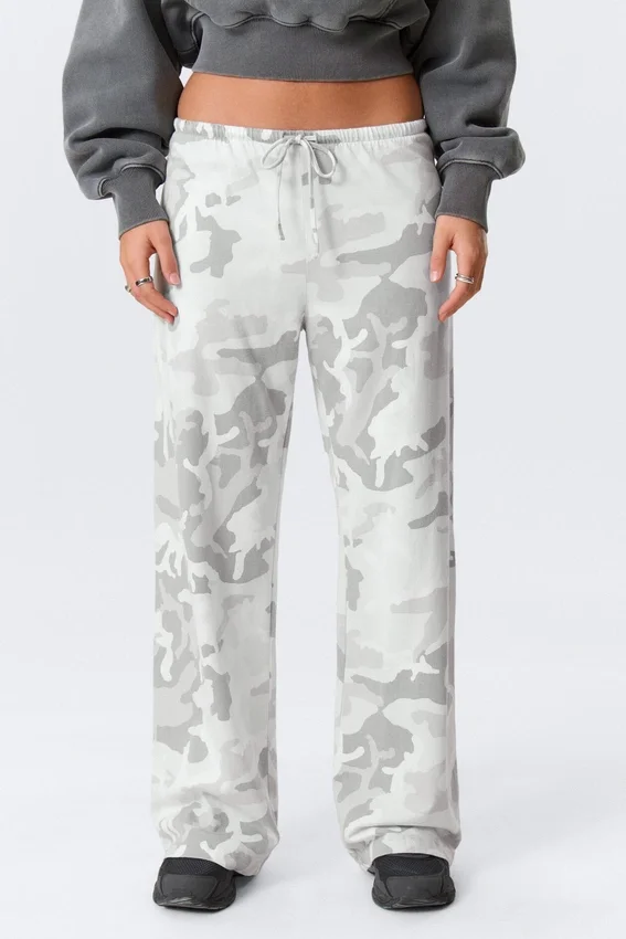 Bedruckte Pull-On-Hose mit weitem Bein – Weiß – Camouflage Bedruckte Pull-On-Hose mit weitem Bein – Weiß – Camouflage