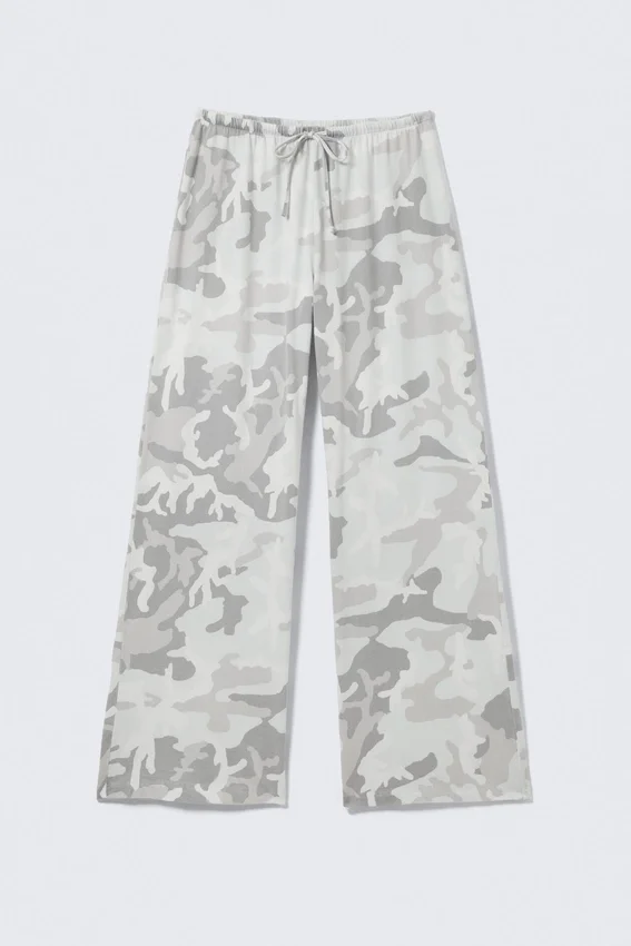 Bedruckte Pull-On-Hose mit weitem Bein – Weiß – Camouflage Bedruckte Pull-On-Hose mit weitem Bein – Weiß – Camouflage