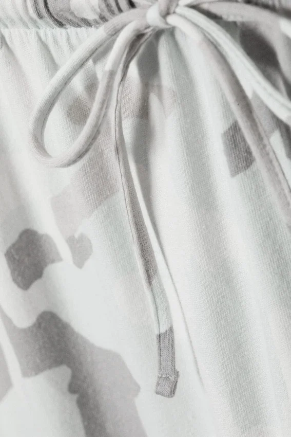 Bedruckte Pull-On-Hose mit weitem Bein – Weiß – Camouflage Bedruckte Pull-On-Hose mit weitem Bein – Weiß – Camouflage