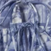 Bedrucktes Pyjama-Oberteil aus Baumwollpopeline mit Bindeband vorne – Blau – Baroque Collage Bedrucktes Pyjama-Oberteil aus Baumwollpopeline mit Bindeband vorne – Blau – Baroque Collage