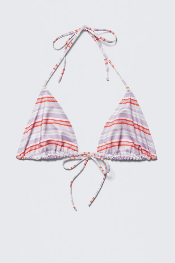 Bedrucktes Triangel-Bikini-Oberteil im Neckholder-Stil – Lila & rote Streifen Bedrucktes Triangel-Bikini-Oberteil im Neckholder-Stil – Lila & rote Streifen