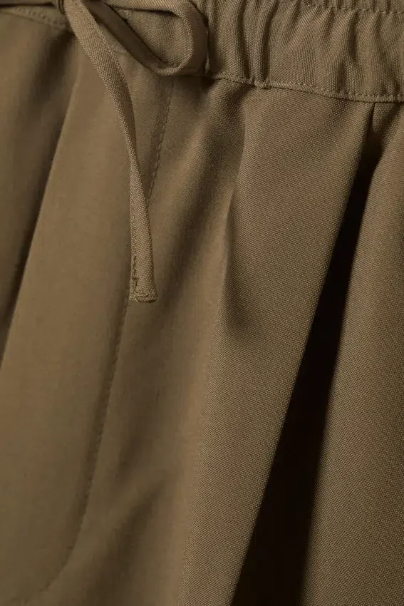 Übergroße Anzughose – Beige Übergroße Anzughose – Beige