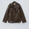 Übergroße Bikerjacke aus Kunstleder – Dunkelbraun Übergroße Bikerjacke aus Kunstleder – Dunkelbraun