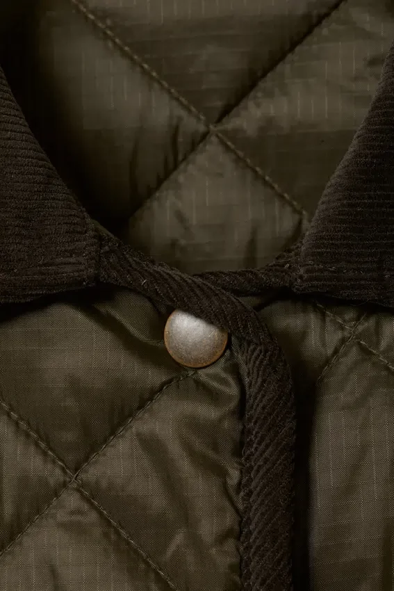Übergroße, gesteppte Innenjacke – Khaki-Grün & Braun Übergroße, gesteppte Innenjacke – Khaki-Grün & Braun