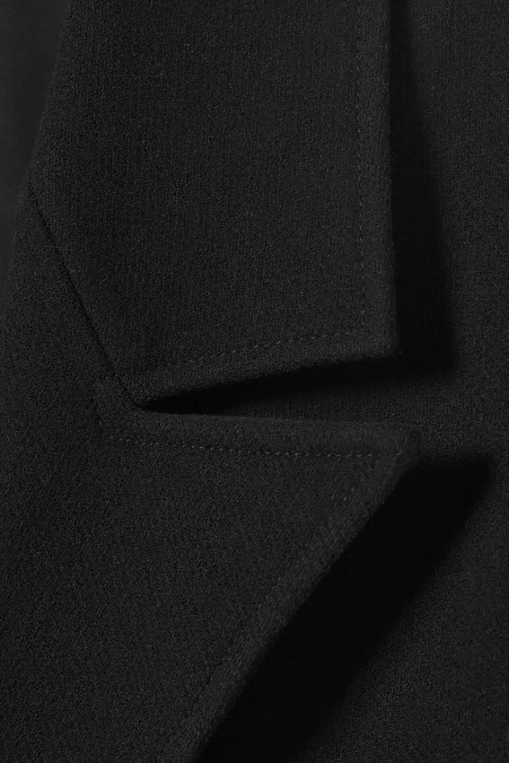Übergroßer Einreiher aus Wollmischung – Schwarz Übergroßer Einreiher aus Wollmischung – Schwarz