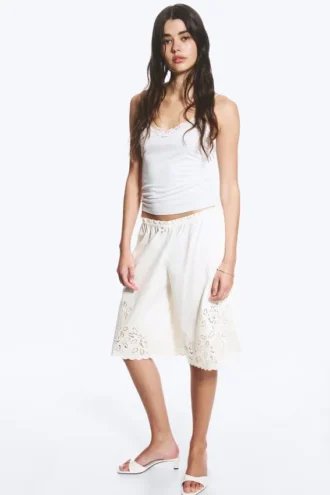 Bestickte knielange Baumwoll-Shorts – Weiß Bestickte knielange Baumwoll-Shorts – Weiß