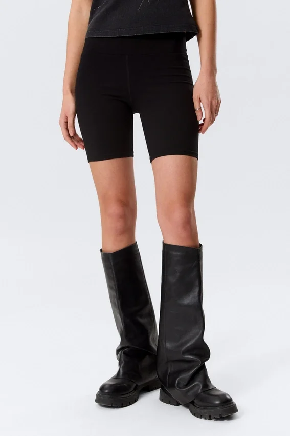Bikershorts mit mittlerer Leibhöhe – Schwarz Bikershorts mit mittlerer Leibhöhe – Schwarz