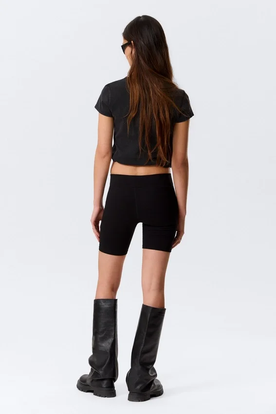 Bikershorts mit mittlerer Leibhöhe – Schwarz Bikershorts mit mittlerer Leibhöhe – Schwarz