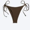 Bikini-Hose mit mittlerer Leibhöhe und Bindebändern – Dunkelbraun Bikini-Hose mit mittlerer Leibhöhe und Bindebändern – Dunkelbraun