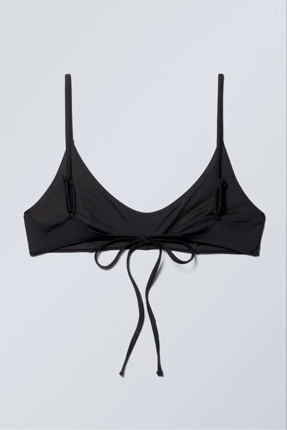 Bikini-Oberteil mit Trägern – Schwarz Bikini-Oberteil mit Trägern – Schwarz