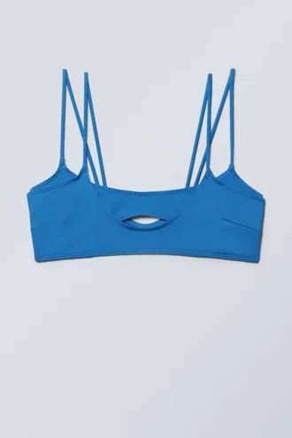 Bikini-Oberteil mit Trägern und Lagenlook – Hellblau