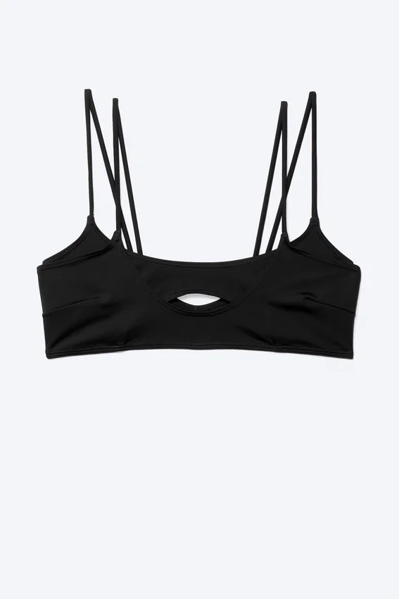 Bikini-Oberteil mit Trägern und Lagenlook – Schwarz Bikini-Oberteil mit Trägern und Lagenlook – Schwarz