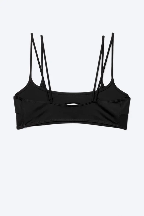 Bikini-Oberteil mit Trägern und Lagenlook – Schwarz Bikini-Oberteil mit Trägern und Lagenlook – Schwarz