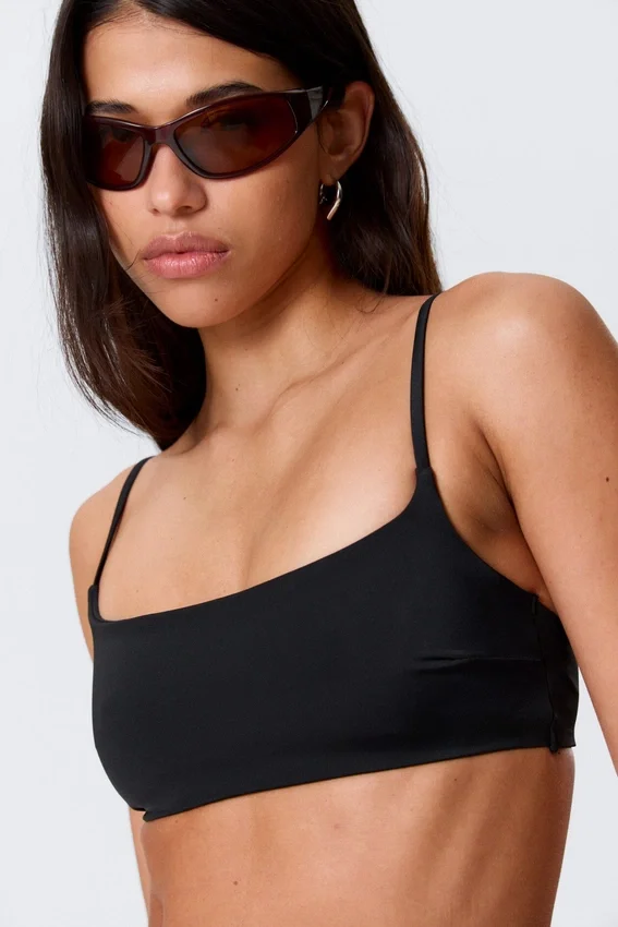 Bikini-Oberteil mit U-Ausschnitt – Schwarz Bikini-Oberteil mit U-Ausschnitt – Schwarz