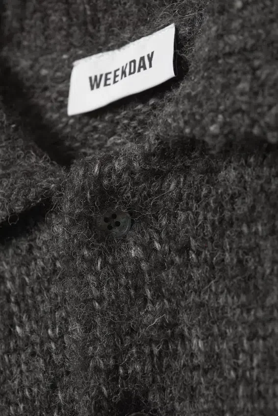 Bobby Relaxed Strick-Pullover – Dunkelgrau Bobby Relaxed Strick-Pullover – Dunkelgrau