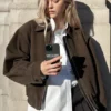 Boxy-Jacke aus Wildleder mit Reißverschluss – Dunkelbraun Boxy-Jacke aus Wildleder mit Reißverschluss – Dunkelbraun