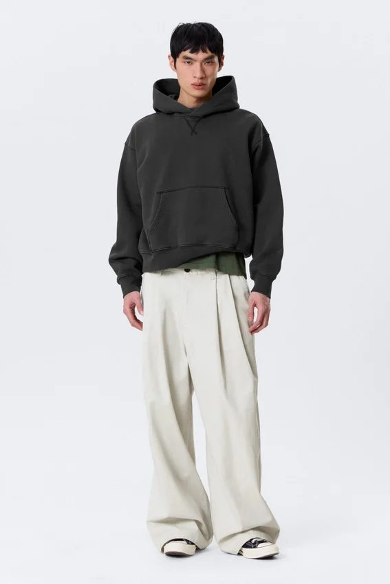 Boxy-Kapuzenpullover aus Baumwollfleece – gewaschenes Schwarz Boxy-Kapuzenpullover aus Baumwollfleece – gewaschenes Schwarz