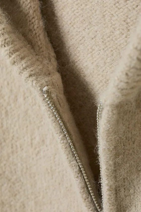 Boxy-Kapuzenpullover mit Reißverschluss – Beige Boxy-Kapuzenpullover mit Reißverschluss – Beige