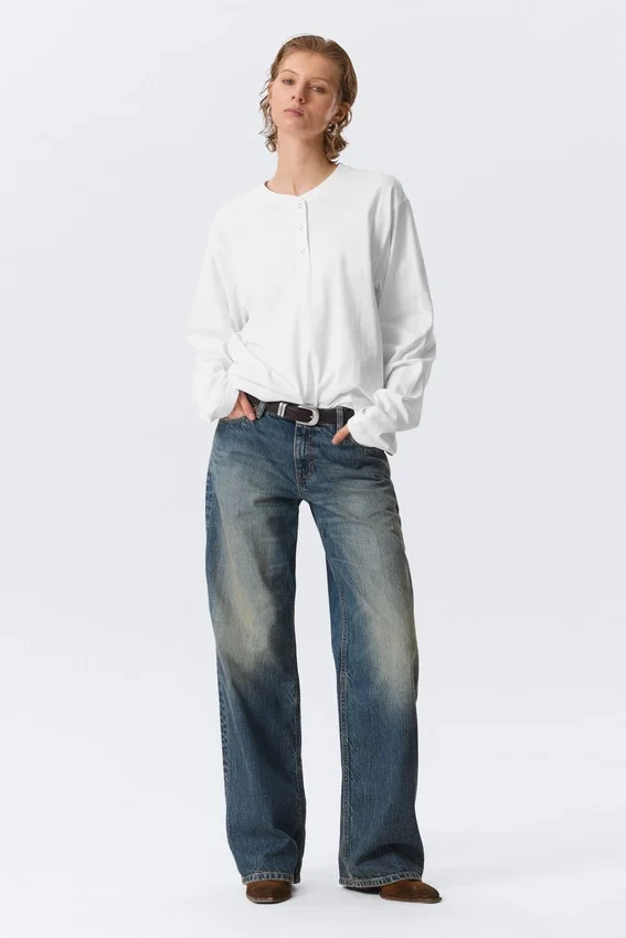 Boxy Langarm-Henley-T-Shirt – Weiß Boxy Langarm-Henley-T-Shirt – Weiß